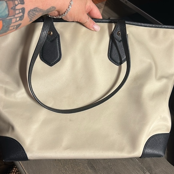 Michael Kors - Eva Large Nylon Gabardine Tote Bag - Picture 5 of 5